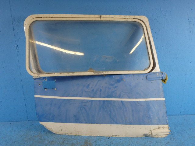 0413033-22 Cessna - DOOR CABIN RIGHT W/CLEAR WINDOW (PARTS ONLY)